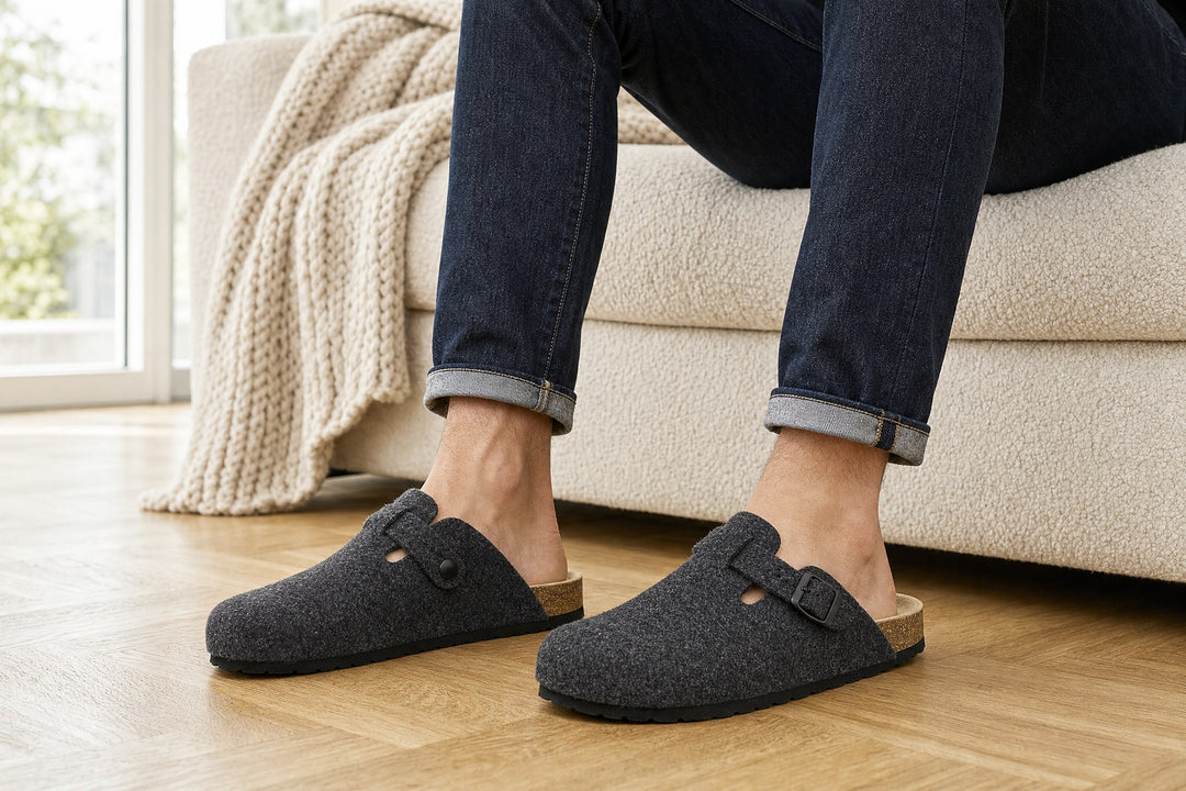 Filz-Hausschuhe für Herren von AFS-Schuhe im Wohnzimmer